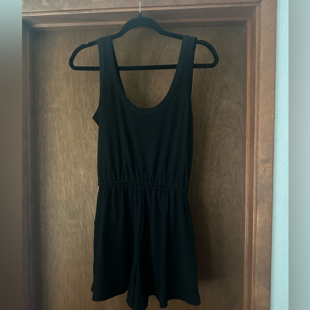 Lulu's Black Ribbed Sleeveless Romper - Picture 5 of 6